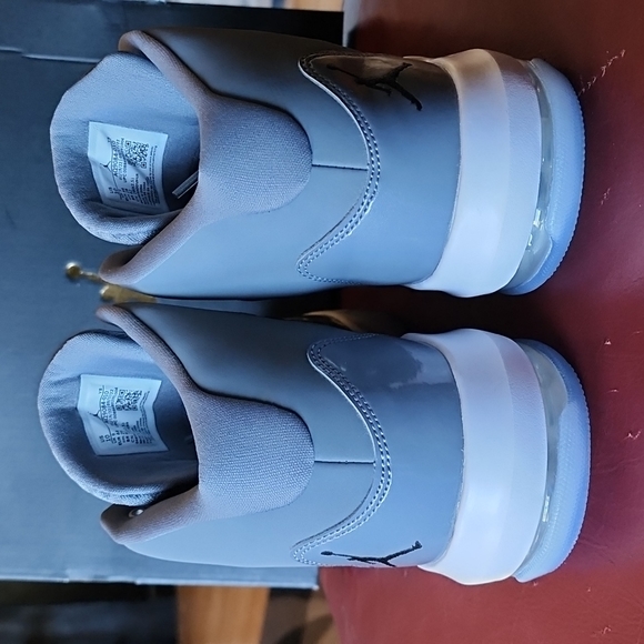 🥳❤️‍🔥HP❤️‍🔥🥳 NIB Jordan: Max Aura, Cool Gray, Gray/White/Clear, Men's 10 - Picture 4 of 11